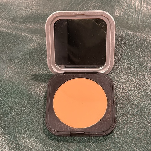 Make Up For Ever powder compact. Never used. - Picture 2 of 3